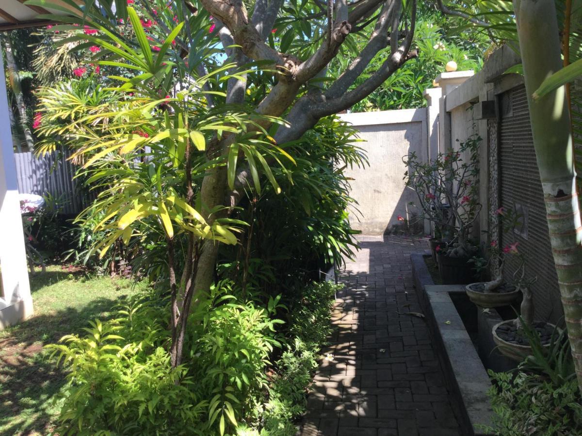 Kartika Villas Lovina Exteriör bild