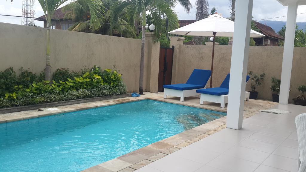 Kartika Villas Lovina Rum bild