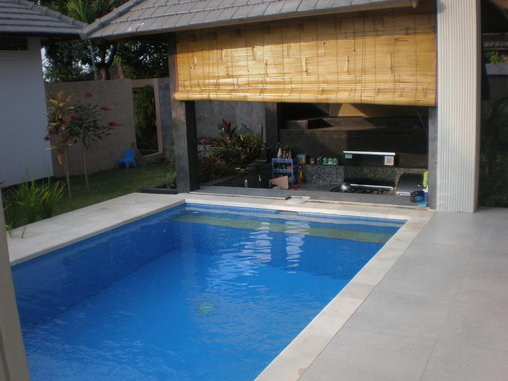 Kartika Villas Lovina Rum bild